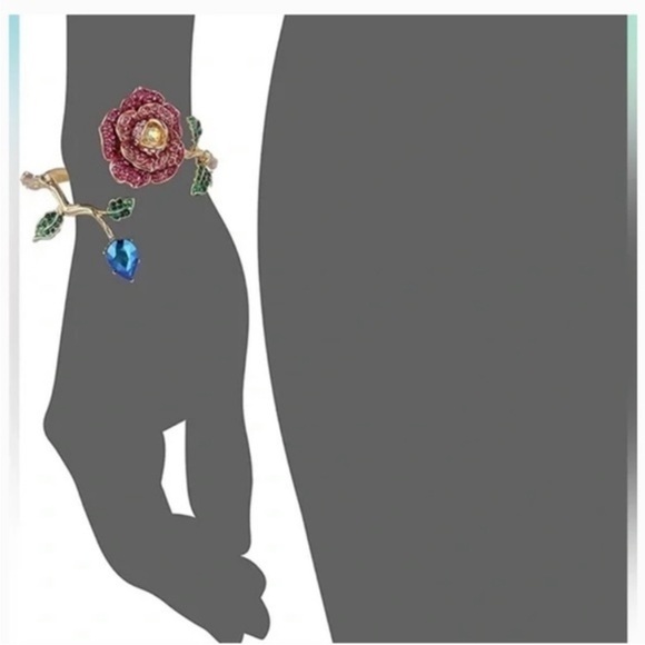 SALE 🚨 NWT HOLIDAYS BETSEY JOHNSON ROSE FLOWER
HINGED BANGLE CUFF BRACELET - Picture 6 of 11